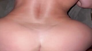 Nanoe Vaasen: Neuken op Vier Voeten - Sperma in Gezicht