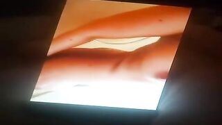 Lesley Versprille naakt en sexy in de douche
