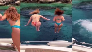 Roxy Dekker in strakke bikini laat haar geile kont zien