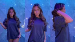 Megan Desaever: Donkerblauw T-shirt - Kut en Kont Show