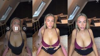 Lisa Sace: Zwarte Lingerie & Paarse BH Show op Bed