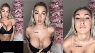 Janeyy_xx: Zwarte Lingerie Plaagt bij Roze Kerstboom