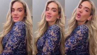 Lunaa: Plaagt met haar geile lichaam in blauwe kanten lingerie