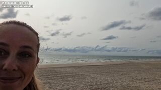 Verona van de Leur: Zuigt zijn lul diep met gesloten ogen