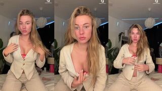 Nadinevhdvx: Roze BH & Beige Jasje - Plaagt met haar Tieten