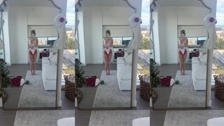 Breckie Hill: Selfie met Rode String - Haar Blik Zegt Genoeg