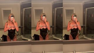 Breckie Hill: Latex & Haar Tieten Vragen Om Gevaar