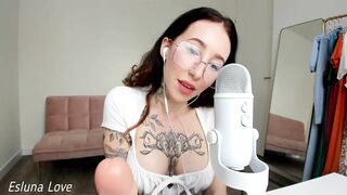 Esluna Love: ASMR JOI met een dildo voor de mic
