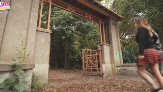 Kim Holland: Banging in het bos van kutje naar kont