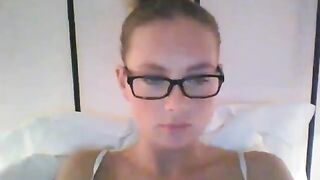 Maxime meiland laat tieten zien op cam