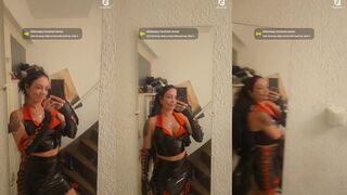 Essociaal: Brutaal in de spiegel met latex en een glimlach