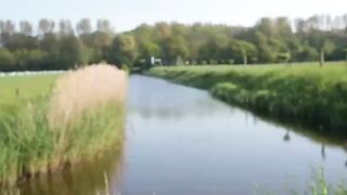 Sacha: Grijpt zich vast & laat hem haar helemaal vullen