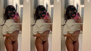 Zina Parel: Masker op & haar kont met een rode kus erop