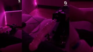 Fabiola Volkers: Kletsnatte kutje op de machine & kreunt als een wild dier