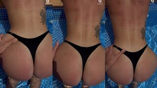 Booty Luna: Zwembad & zwarte string met hand op haar billen