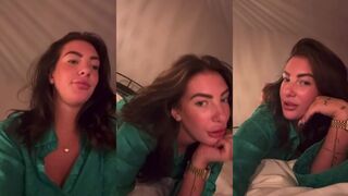 RosalieBoxxx: Zoet glimlachend maar haar blik zegt alles