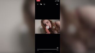 Gingeramyashley: Haar lippen trillen terwijl ze hem slikt