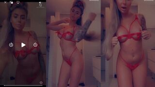 G-Desire Evie: Dikke kont in rood & draait zich uitdagend om