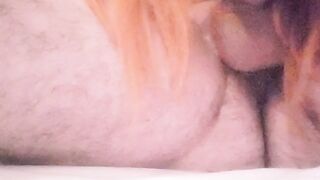 Lola Larouge: Neukt hem tot haar oranje haren plakken van het zweet