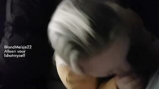 Blond Meisje: On innocent gezicht & geile mondwerk