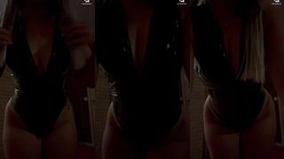 Booty Luna: Laten zien & de camera knippert van genot