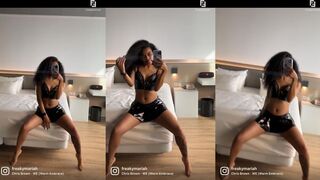 FreakyMariah: Showt haar latex lijf tot de camera gloeit