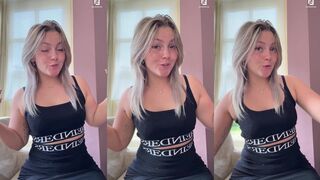 LunaVerse: Braaf gezicht & een zwarte ribbeltrui die alles laat zien