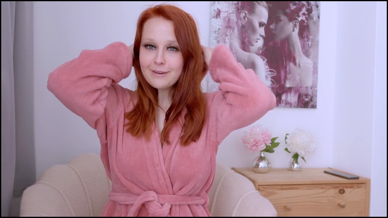Goddess Julia in trainingspak geeft Nederlandse JOI